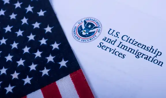 USCIS confirma nuevo requisito oficial para obtener la Green Card y la ciudadanía americana en este 2025