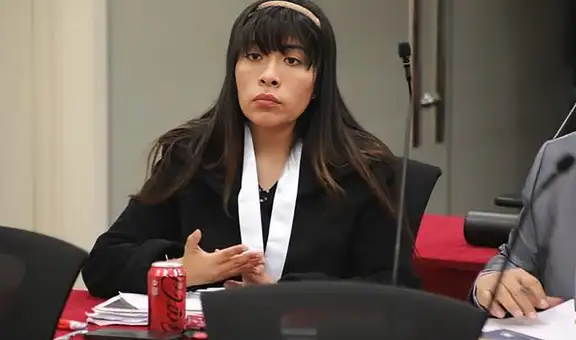 Abogado de Betssy Chávez renuncia en pleno juicio oral: "No puedo comunicarme con ella por esta dictadura"