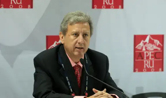 Hernán Garrido Lecca denuncia que hospitales de la Región Piura no han sido entregados a la ciudadanía