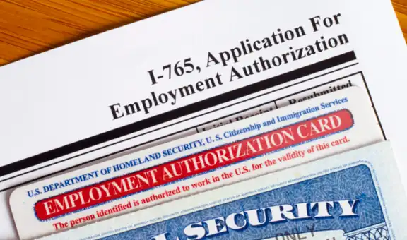 Estos son los requisitos de USCIS para renovar tu permiso de trabajo en Estados Unidos en 2025