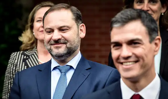 España envía a prisión preventiva a diputado cercano a Pedro Sánchez y a su exasesor por caso de corrupción