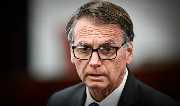 Jair Bolsonaro pierde su sueldo y su cargo en el Partido Liberal tras sentencia de 27 años en prisión de Brasil