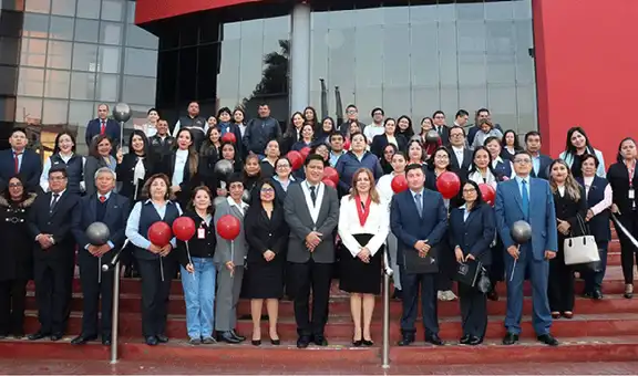 Corte de La Libertad reconoce la labor de servidores judiciales en su día
