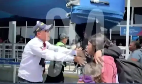 Migrantes en situación ilegal rompen cordón policial e ingresan a Perú por la frontera con Chile