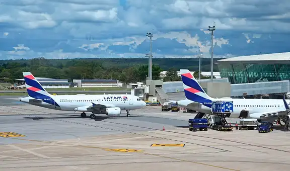 Venezuela queda aislada tras la suspensión de otras 4 aerolíneas internacionales en medio del conflicto en el Caribe