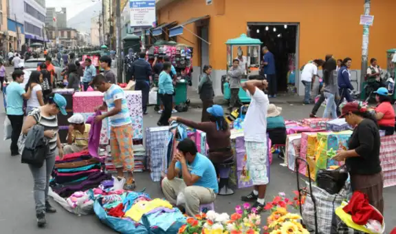 13 millones de peruanos trabajan en la informalidad: expertos piden que el problema entre a los planes de gobierno