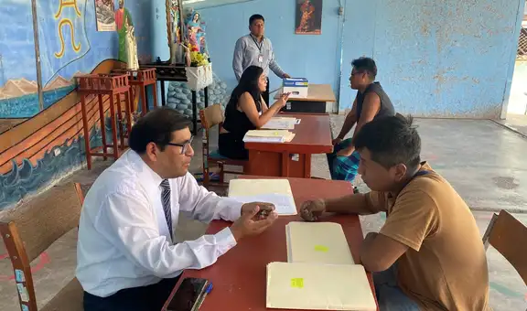 Entregan sentencias certificadas a internos del penal de Pucchún