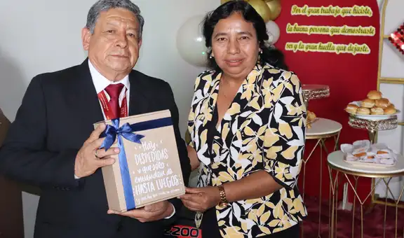 Ceremonia de despedida y cese por límite de edad del trabajador Roberto Bonilla
