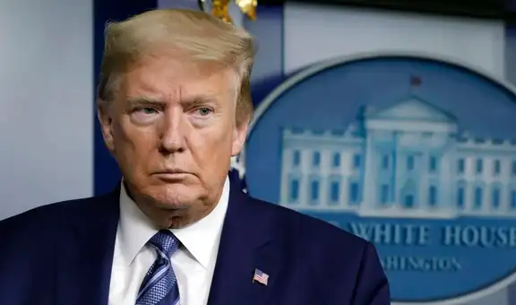 Trump afirma que Venezuela está rodeada de la mayor armada en Sudamérica y ordena bloqueo petrolero