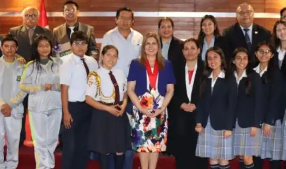 Módulo Judicial Integrado de La Libertad premia a estudiantes de secundaria por promover la no violencia