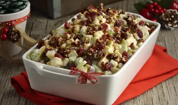 ¿Quieres saber cuáles son los ingredientes y cómo preparar una deliciosa ensalada de manzana para que tu cena navideña 2025 sea aún más especial?