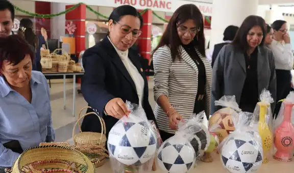 Inauguran feria ‘Cárceles Productivas Navideñas’ para fomentar la reinserción laboral de internos en El Milagro