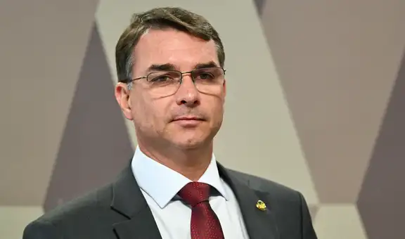 Jair Bolsonaro confirma a su hijo Flávio como candidato presidencial para Brasil en las elecciones de 2026