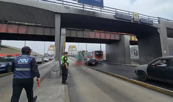 Mujer muere tras caer de un puente y ser arrollada por bus del Metropolitano en la avenida Alfonso Ugarte