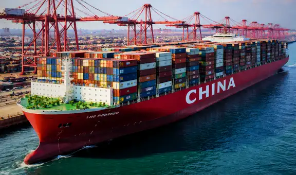 China se impone en el transporte marítimo con la construcción de megabuques portacontenedores de 400 metros