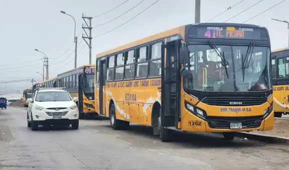 Balean bus de la línea 41 en su paradero final de Villa El Salvador tras extorsiones: choferes suspenden labores