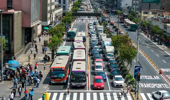 ATU inicia marcha blanca de la nueva vía exclusiva para el transporte público en la avenida Abancay