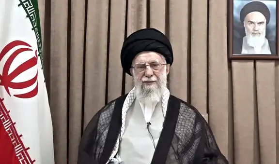 Líder supremo de Irán estaría refugiado en un búnker subterráneo tras amenaza de un ataque militar de EE. UU.