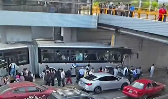 Bus del Metropolitano choca contra puente en La Victoria y genera intenso tráfico en la Vía Expresa
