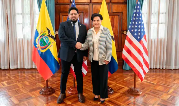 Estados Unidos y Ecuador refuerzan relaciones para dar un "duro golpe" al narcotráfico que opera en la frontera