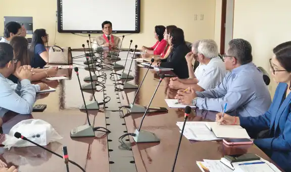 Establecen disposiciones para la atención de los usuarios durante el periodo vacacional judicial