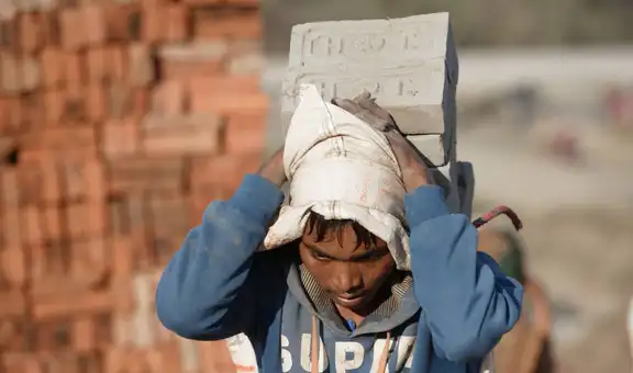 Trabajo forzoso persiste en Perú: casi 400 denuncias concentradas en Callao, Puno, Loreto y Lima