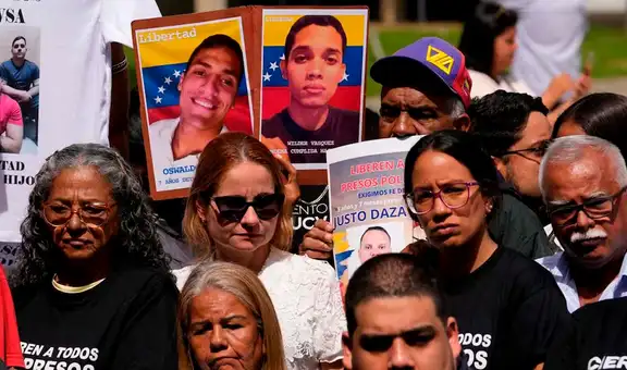 Familias de presos políticos de Venezuela critican visita del presidente de Parlamento a una prisión: “Show mediático”