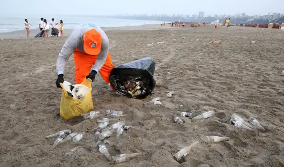 Defensoría rechaza cierre temporal de playa Agua Dulce: “Son bienes de dominio público”