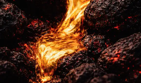 El núcleo de la Tierra está filtrando oro al manto terrestre y la superficie, según estudio geológico