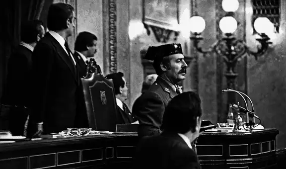 España desclasifica documentos secretos del 23F para esclarecer el intento de golpe de Estado de 1981