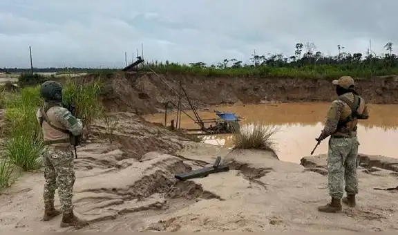 Ejército destruye maquinarias y equipos de mineros ilegales valorizados en S/15 millones