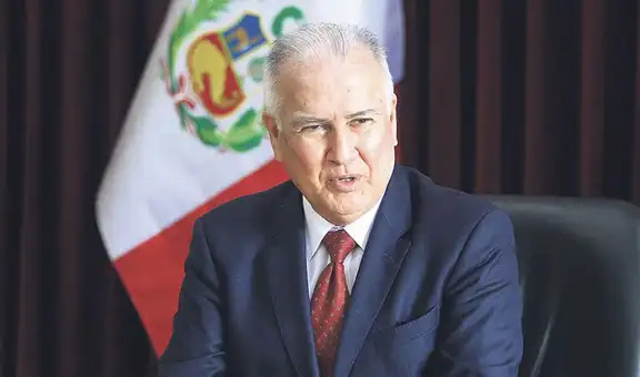 Ley favorecería a Alfonso López Chau por no declarar acciones de empresa