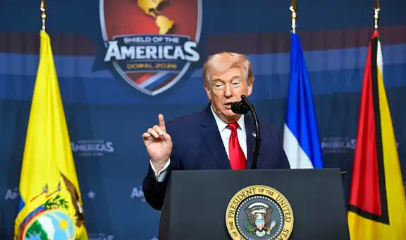 Donald Trump afirma que “los cárteles gobiernan” México y elogia a la presidenta Sheinbaum como “muy buena persona”