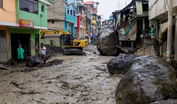 Desborde de río en Ayacucho deja 155 viviendas afectadas y pone en riesgo puente y colegios