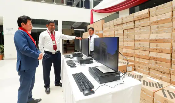 Presidente de la Corte de Sullana hace entrega de 102 computadoras para Órganos Jurisdiccionales de Sullana y Talara