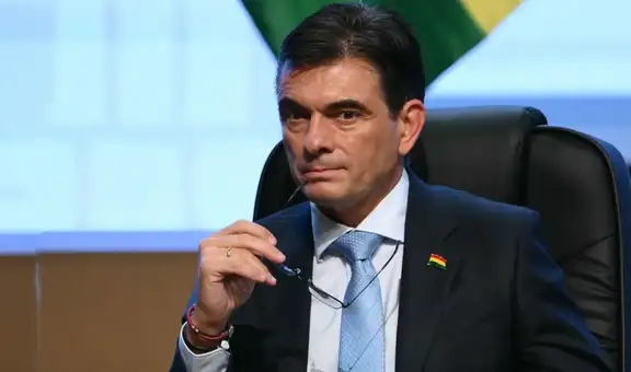 Gobierno de Rodrigo Paz enfrenta crisis en Bolivia por gasolina contaminada que dañó más de 10.000 vehículos