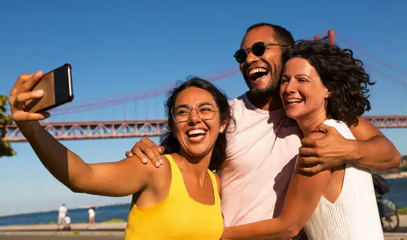 El país más feliz de América Latina en 2026 está en el top 5 en el mundo y supera a potencias de Europa