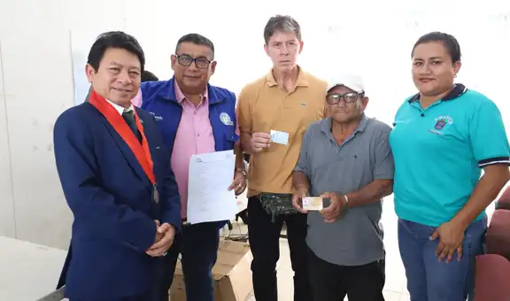 30 usuarios de OMAPED de talara se benefician con entrega de carnet para personas con discapacidad por parte de OREDIS