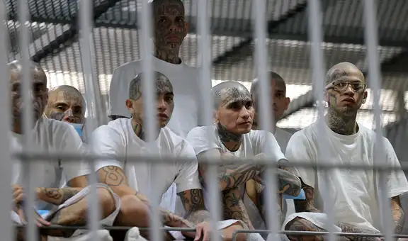 El Salvador aprueba prisión perpetua para menores de 18 años por delitos de homicidio, violación o terrorismo