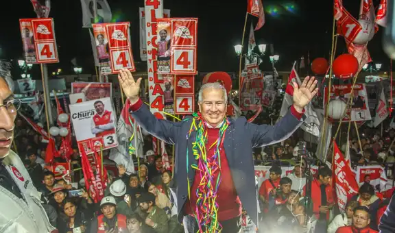 Alfonso López Chau recibe multitudinario respaldo en Cusco y Puno