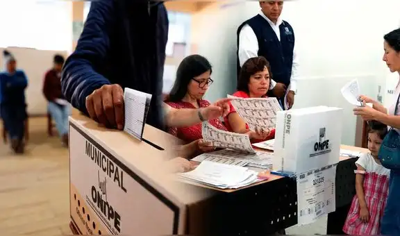 Elecciones 2026: ¿Hasta qué hora se puede votar hoy tras la ampliación del horario?