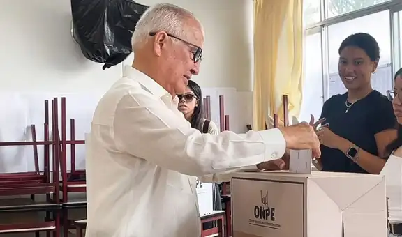 Elecciones 2026: Alfonso López Chau emitió su voto en el distrito de Miraflores