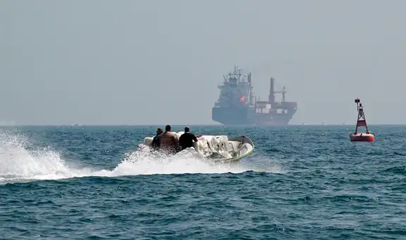 Irán declara el estrecho de Ormuz “completamente abierto” mientras dure el alto el fuego entre Israel y Líbano