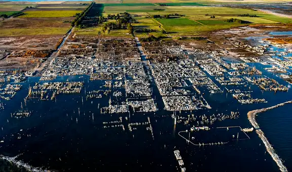 La famosa ciudad de Sudamérica que 'volvió a la vida' tras más de 20 años sepultada bajo 10 metros de agua por una fuerte tormenta