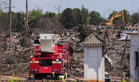 Explosión de fábrica de fuegos artificiales en China deja al menos 26 muertos, 61 heridos y múltiples destrozos