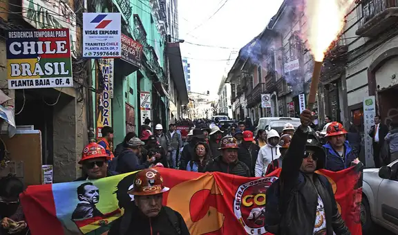 Crisis en Bolivia se agrava con huelga de maestros, 34 bloqueos y turistas varados en La Paz
