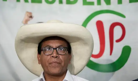 Roberto Sánchez tras ser consultado sobre su pase a segunda vuelta: "El santo pueblo ya habló"