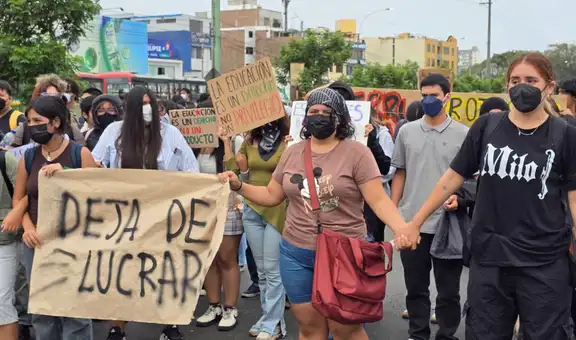 Estudiantes protestan en la PUCP por nueva escala de pensiones para ingresantes 2027: “La educación debe ser accesible”