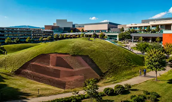 El centro comercial en América Latina que fue construido sobre pirámides hace 23 años y hoy alberga un museo de piezas arqueológicas