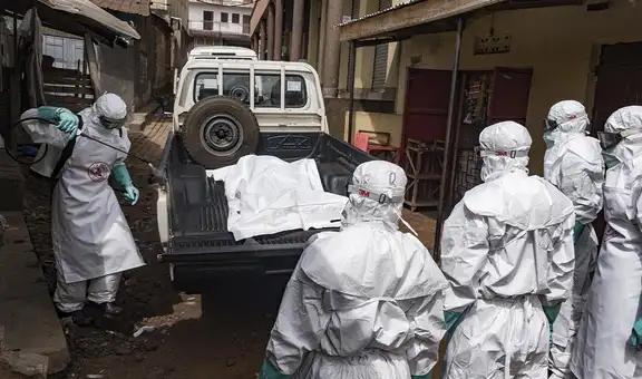 Uganda cierra su frontera con Congo por brote de ébola sin vacuna disponible que ya supera las 200 muertes
